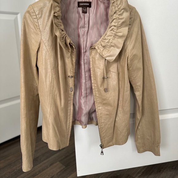 Danier Suede Bomber Jacket - Picture 4 of 8